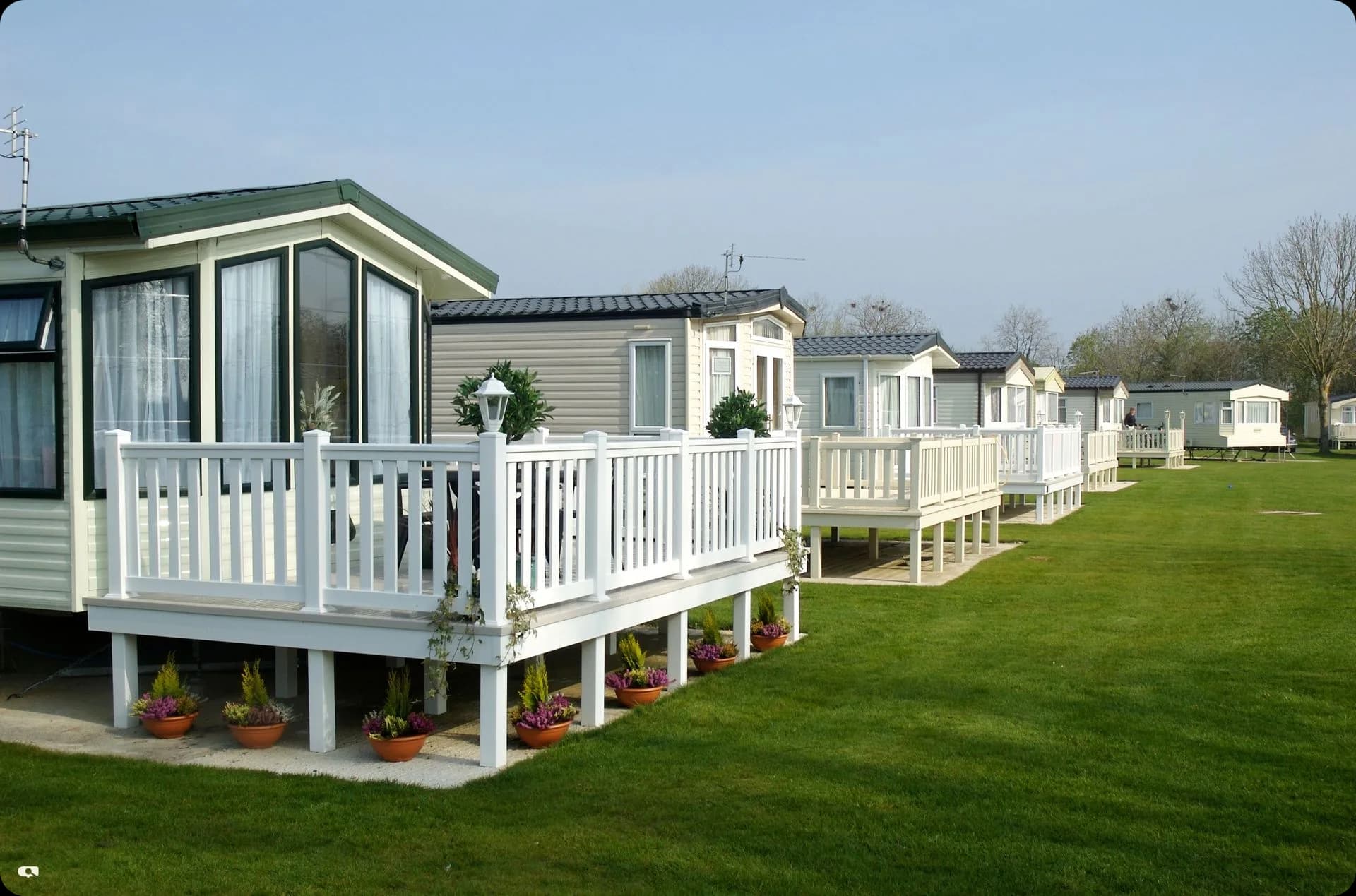 static caravan service cost